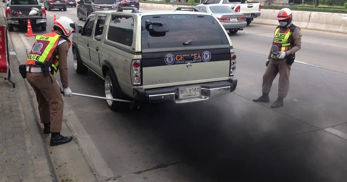 ตรวจเข้มรถควันดำ พร้อมสั่งห้ามวิ่ง 30 วัน