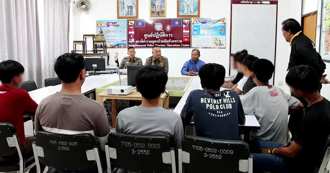 มอบตัวครบ 10 คน! กลุ่มโจ๋มือปืนไล่ยิงอริใน รร. ปมเขม่นเร่งเครื่องใส่กัน