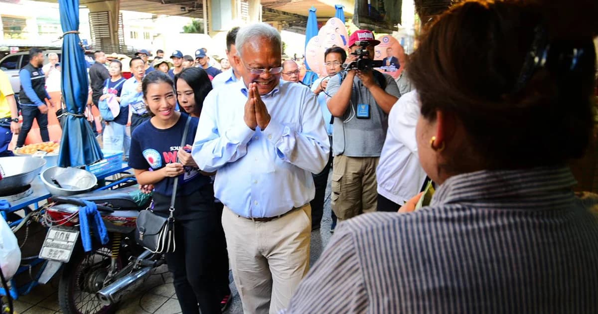 “สุเทพ” ไม่วิจารณ์งบทหาร อยากแก้การใช้งบศึกษาธิการมากกว่า