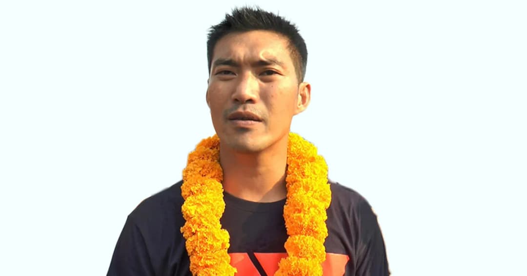 อนาคตใหม่ เผย จนท.เร่งรัดคดี ธนาธร ไลฟ์วิจารณ์ คสช. หวั่นถูกฝากขัง 27 ก.พ.