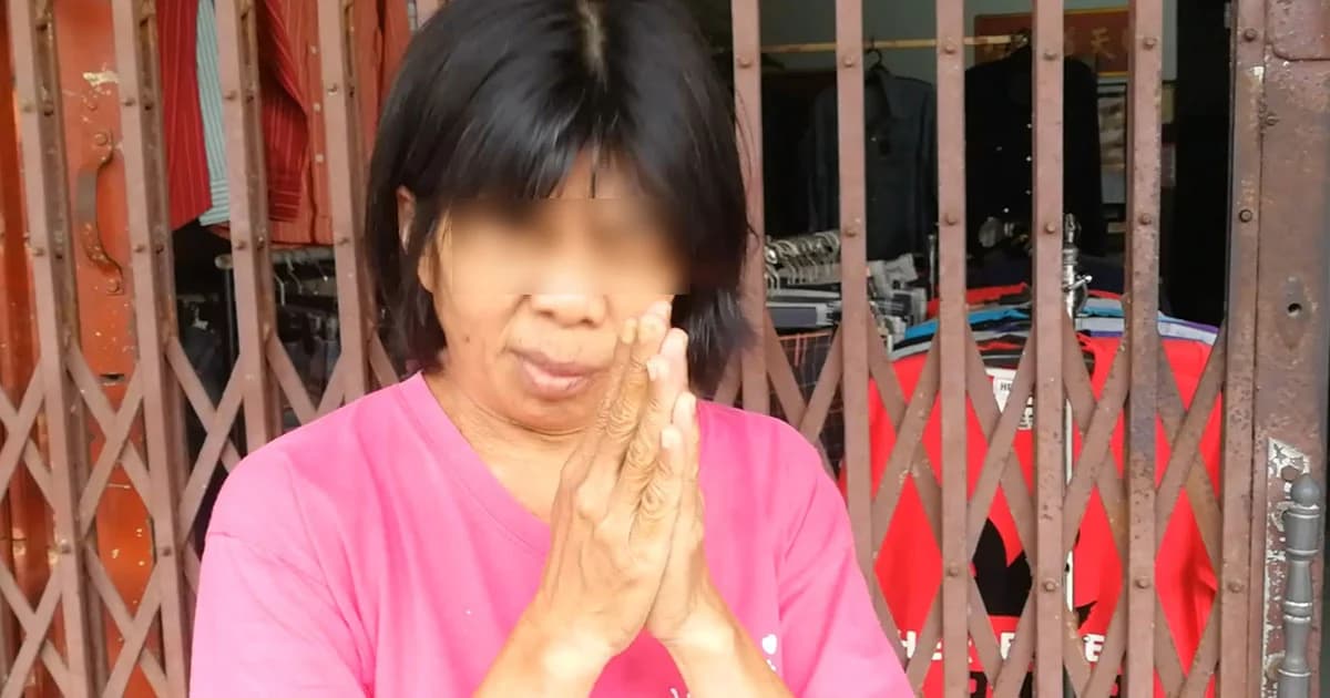 แม่หนุ่มเก๋งชนร้านเฟอร์นิเจอร์เสียหาย 80 ล้าน กราบขอโทษ