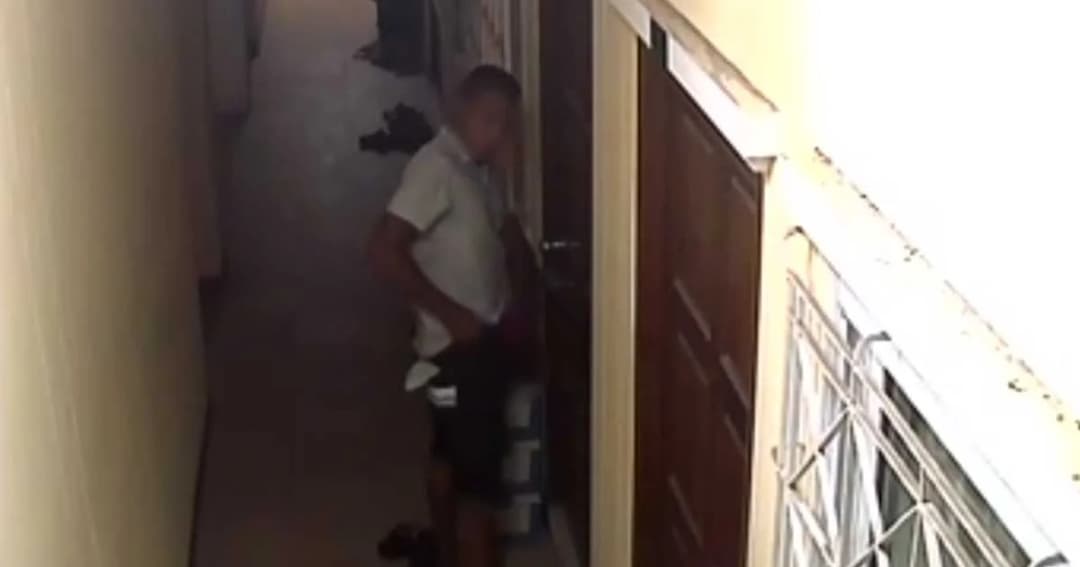 รวบแล้ว ! หนุ่มหื่นเดินเคาะห้องแมนชั่น ก่อนบุกข่มขืนเหยื่อแล้วหลบหนี