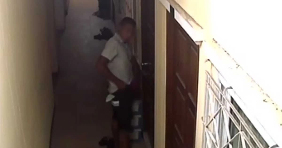 รวบแล้ว ! หนุ่มหื่นเดินเคาะห้องแมนชั่น ก่อนบุกข่มขืนเหยื่อแล้วหลบหนี