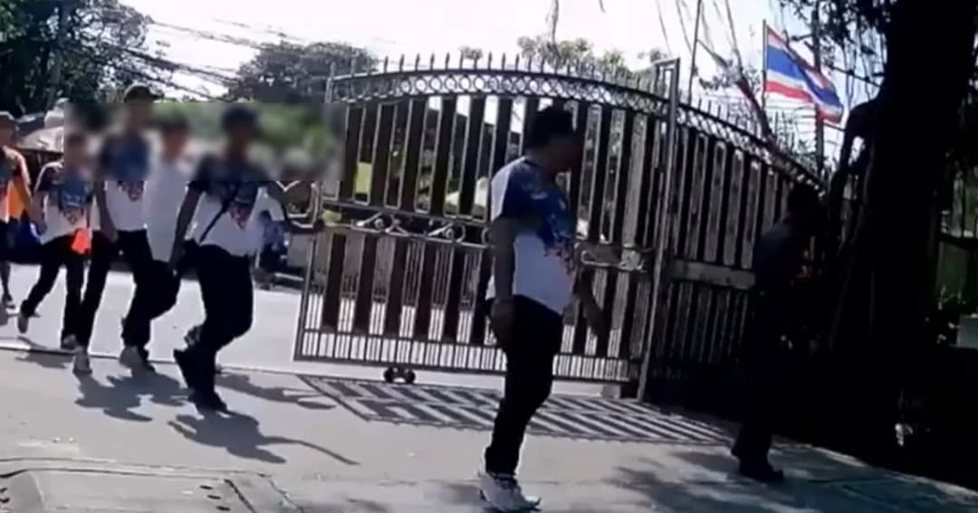 จ่อแจ้งข้อหาเพิ่ม “ซ่องโจร-คุกคามเสรีภาพ” ออกหมายจับอีก 5-6 คน แก๊งแตรวงบุกห้องสอบ