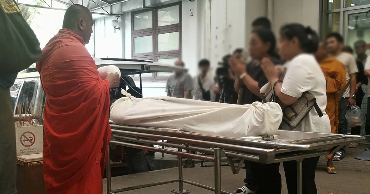 ครอบครัวรับศพ นร.ถูกแทงบนรถเมล์ สาย 180