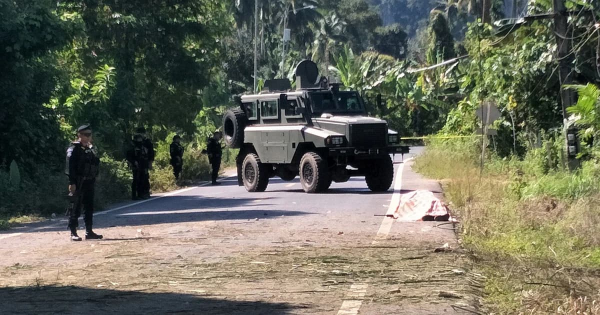 ลอบบึ้ม! ทหารใต้ จ.ยะลา ดับ 1 เจ็บ 1 ชาวบ้านถูกลูกหลงเจ็บ 1 ราย จนท.ปิดล้อมไล่ล่าคนร้าย