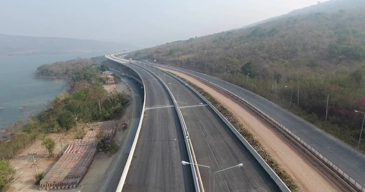 ‘มอเตอร์เวย์ บางปะอิน-โคราช’ คืบ 65 % คาดเปิดบริการปี 64 เก็บค่าผ่านทาง 20-200 บาท