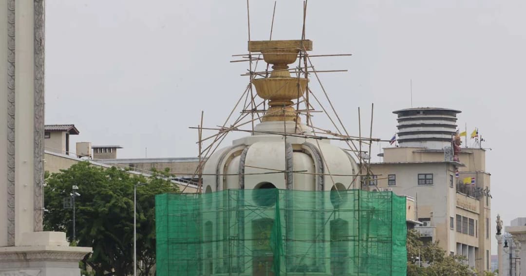 กทม. ทาสีปรับปรุง “อนุสาวรีย์ประชาธิปไตย” ยืนยันไม่มีนัยทางการเมือง