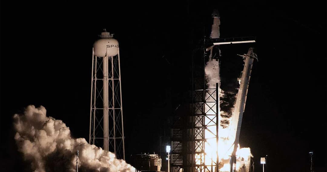 สเปซเอ็กซ์ส่งยานแคปซูลขึ้นสู่อวกาศสำเร็จ