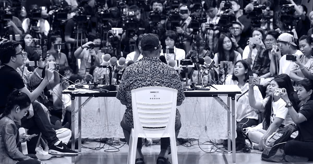 สรุปข่าว “ผมมีโลกสองใบ” เปิดไทม์ไลน์รัก 10 ปี “ป๊อบ ปองกูล”