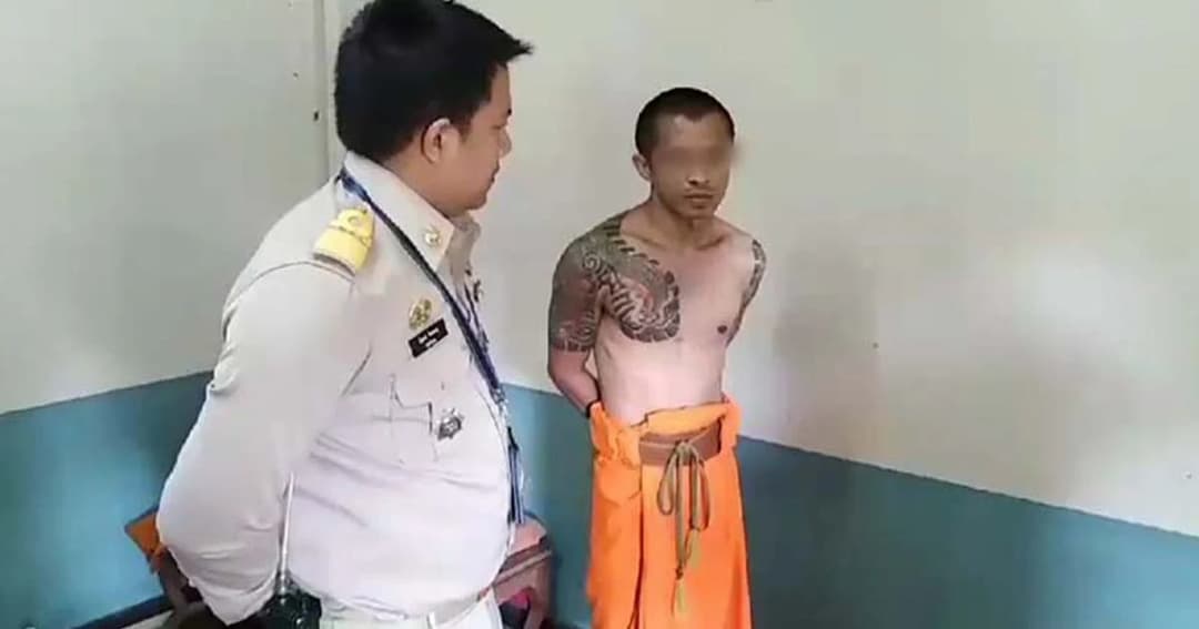 นนทบุรี จับพระลูกวัดแอบเสพยา 2 ราย พบอุปกรณ์เสพ ปัสสาวะเต็มบาตร