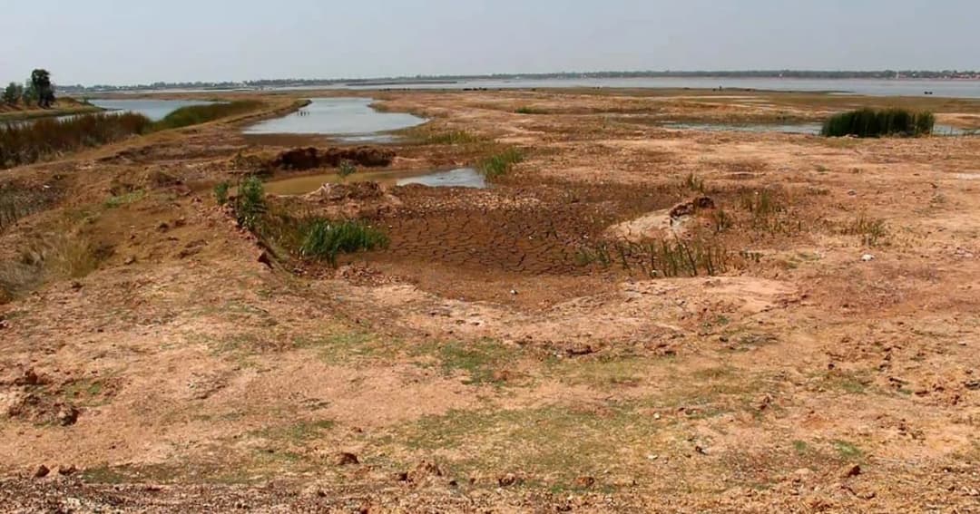 แล้งแล้วบึงจุ 12 ล้านเหลือน้ำ 500 ลูกบาศก์เมตร