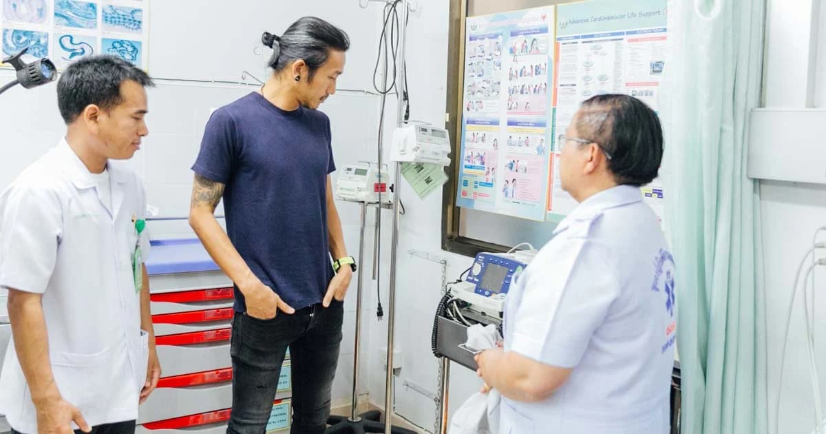 “พี่ตูน” ควักเงินส่วนตัวกว่า 3 แสน ซื้อเครื่องปั๊มหัวใจให้รพ. หลังมีใช้แค่เครื่องเดียว