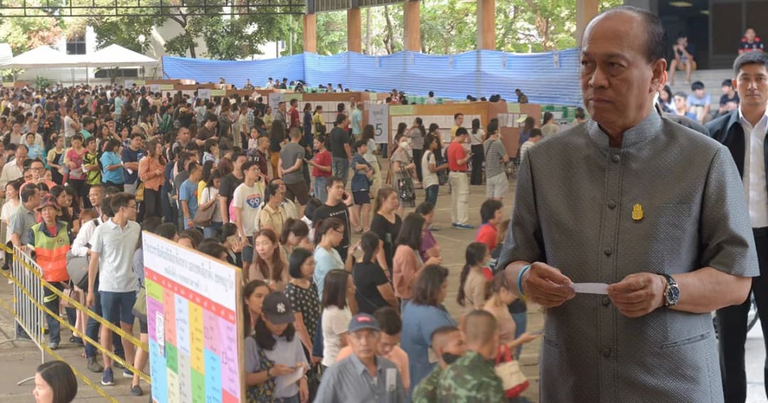 มท.1 ใช้สิทธิล่วงหน้าที่กรมประชาสัมพันธ์ ขณะที่บรรยากาศหลายพื้นที่สุดคึกคัก