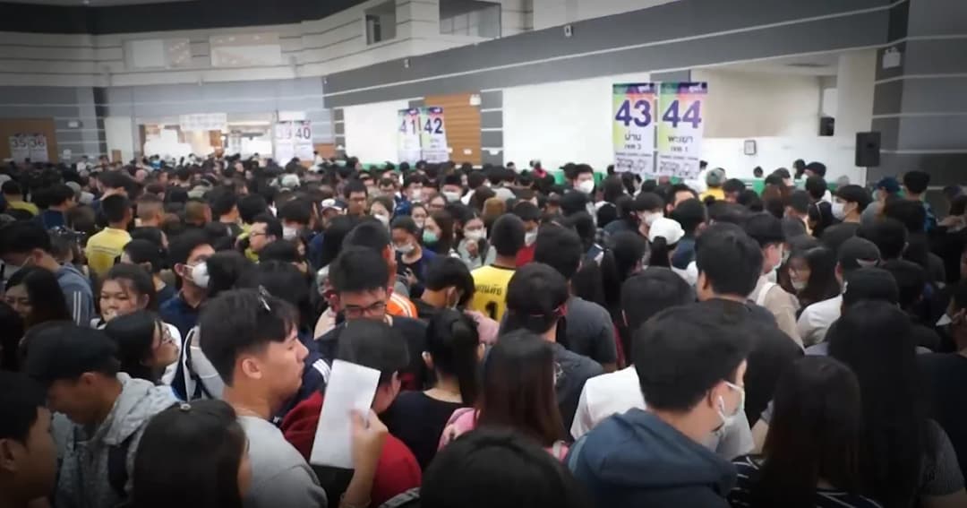 ปชช.เชียงใหม่โวย กกต. จัดเลือกตั้งล่วงหน้า เตรียมการไม่ดี คนแน่น หาหน่วยไม่เจอ