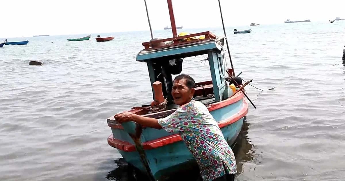 คุณตาอาสานำศพจากทะเลขึ้นฝั่ง เชื่อเสมือนได้สร้างบุญใหญ่