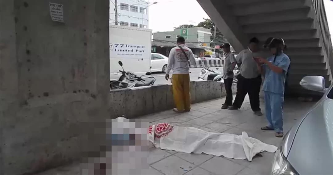 จยย. 2 วัยรุ่น อายุ 16 หักหลบรถพ่วง พุ่งชนตอม่อสะพานลอย ดับทั้งคู่