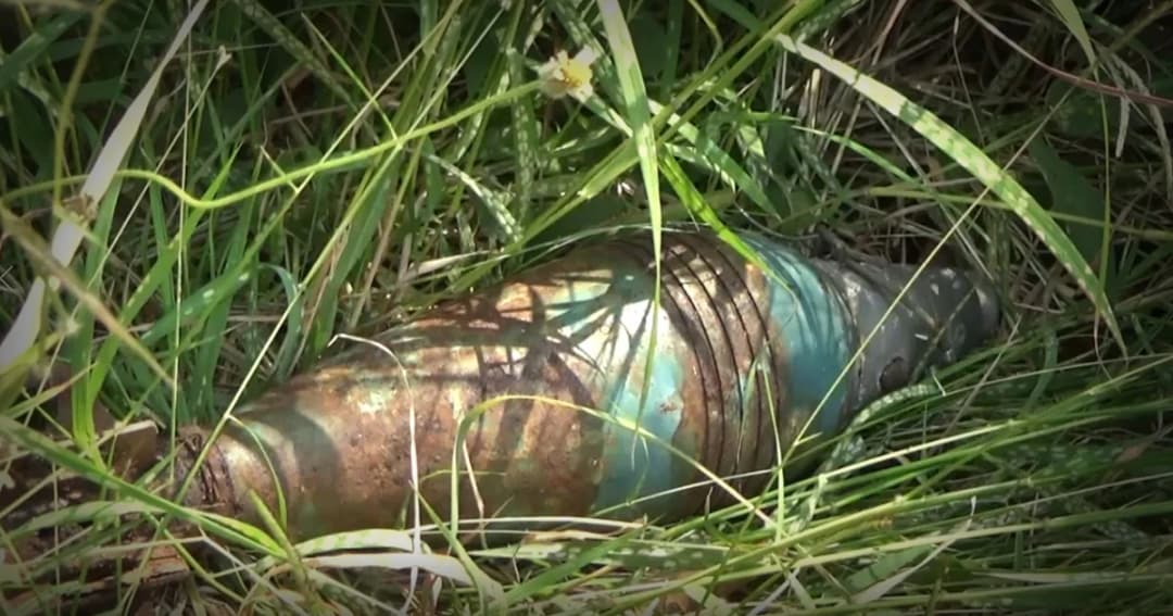 ระทึก! พบกระสุนปืน ค.81 ถูกทิ้งข้างถังขยะเมืองพิษณุโลก