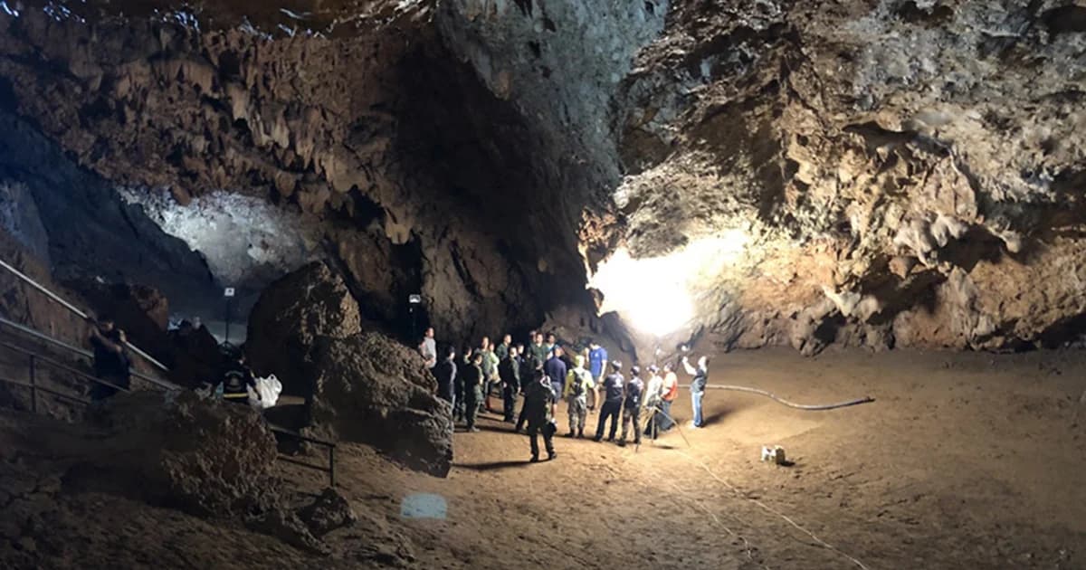 พระราชทาน เครื่องราชอิสริยาภรณ์ 187 จิตอาสา ช่วยทีมหมูป่า