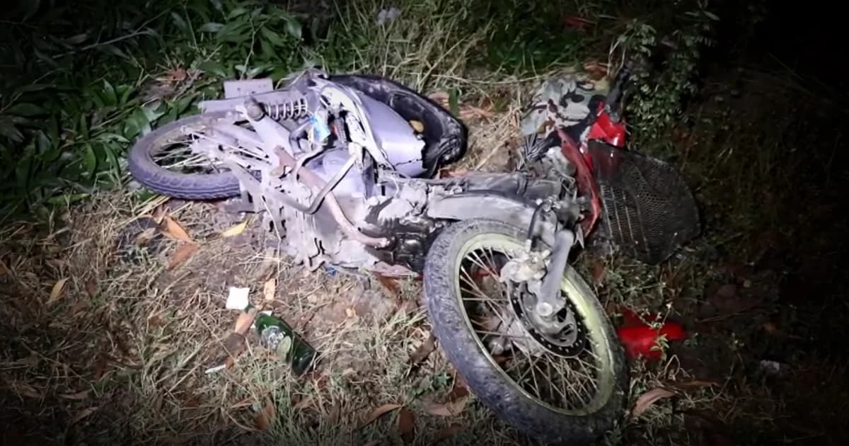 ไล่ล่า! เก๋งปริศนาพุ่งชน จยย. 3 พ่อแม่ลูก พ่อดับคาที่ แม่และลูกบาดเจ็บ จ.อยุธยา