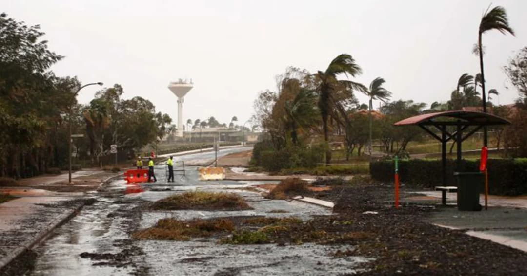 ออสเตรเลียเผชิญพายุฝนอย่างหนัก จากอิทธิพลพายุไซโคลนเวโรนิกา