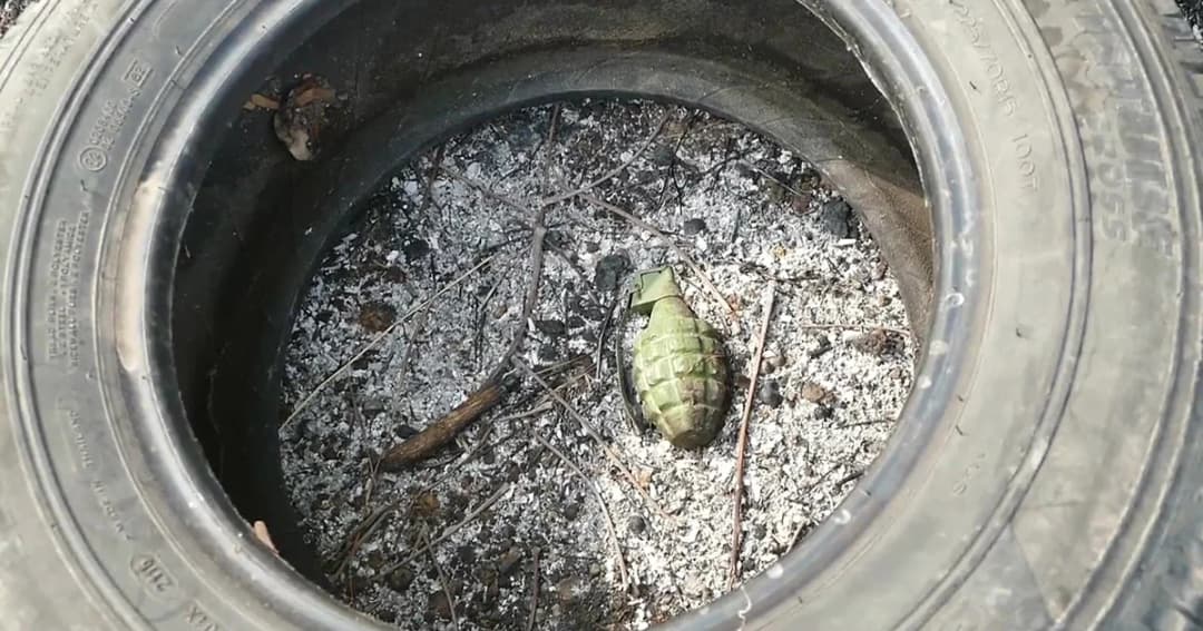 คนขับสามล้อพบระเบิด ขณะยืนฉี่อยู่ใต้ต้นงิ้ววิ่งโร่แจ้งตำรวจ