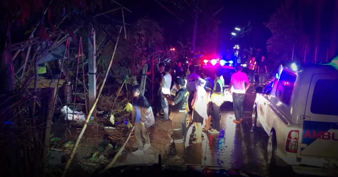 กาฬสินธุ์อ่วม! พายุฤดูร้อนพัดถล่ม ต้นไม้หักโค่นทับชาวบ้านดับ 2 ราย