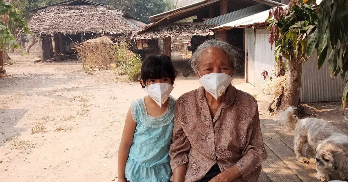 สธ.เร่งให้ความรู้ ปชช.กลุ่มเสี่ยงพร้อมแจกหน้ากากอนามัยพื้นที่ภาคเหนือ