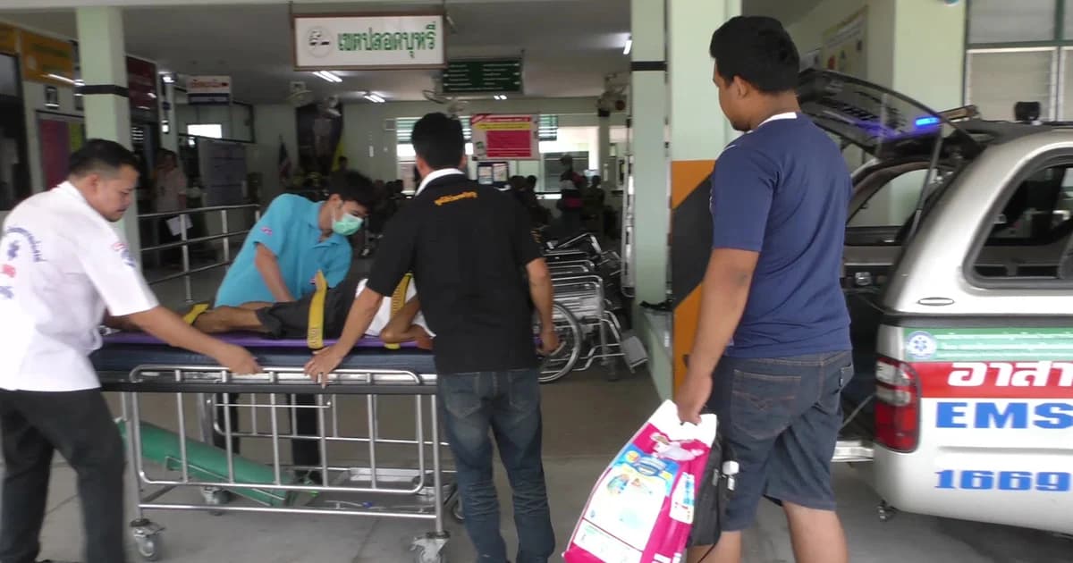 อากาศไม่พอหายใจ ผู้โดยสารรถตู้หมดสติยกคัน