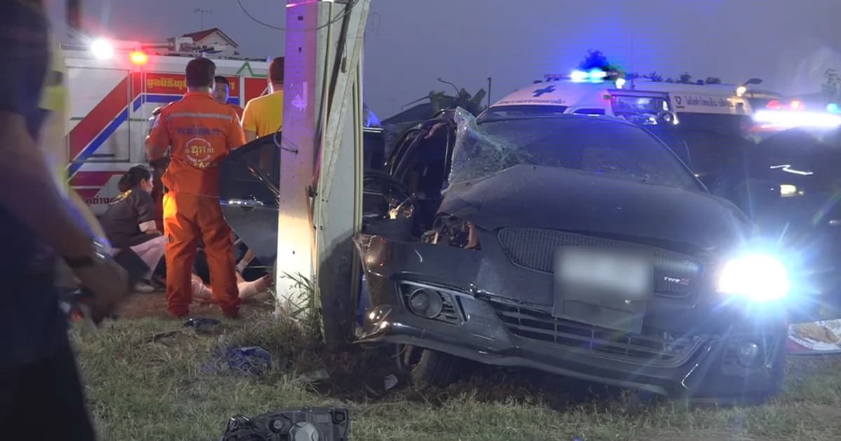 พ่อค้ายารายใหญ่“เอ๋เมืองกรุง” ซิ่งเก๋งหนี ตร. ชนเสาไฟฟ้าดับ 1 สาหัส 1