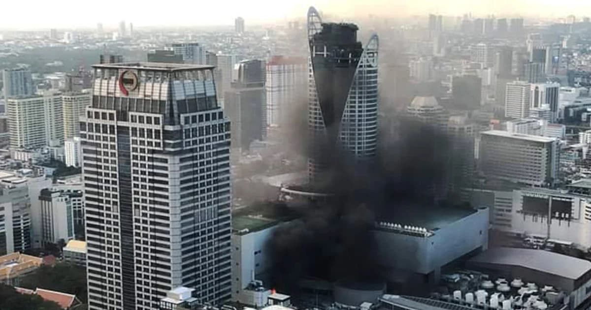 ลำดับเหตุการณ์ไฟไหม้เซ็นทรัลเวิลด์ กทม.ยืนยันต้นเพลิงมาจากชั้น 8 โซนศูนย์การค้า
