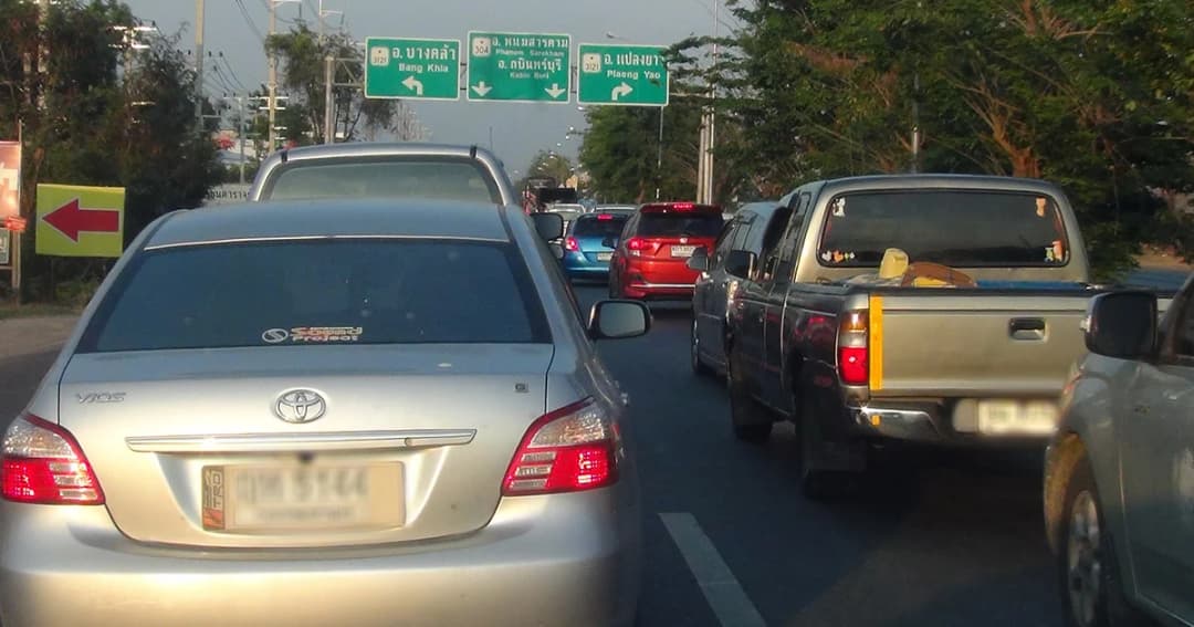 ถนน 304 ล้น คนทะลักเดินทางกลับสู่ภูมิลำเนาช่วงเทศกาลสงกรานต์