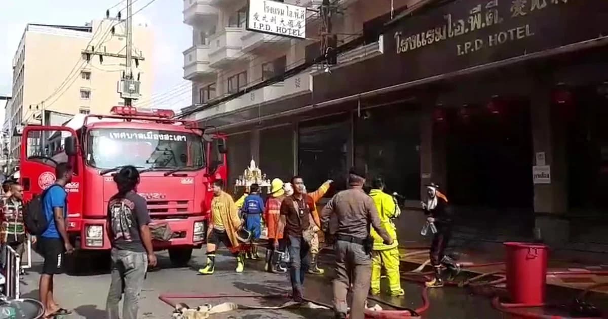 ไฟไหม้โรงแรมกลางเมืองสะเดา นักท่องเที่ยวสำลักควัน 15 ราย