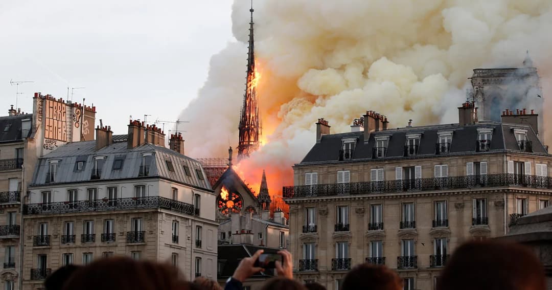 นายกฯ แสดงความเสียใจและให้กำลังใจรัฐบาล-ชาวฝรั่งเศส เหตุไฟไหม้ “มหาวิหารนอเทรอดาม”