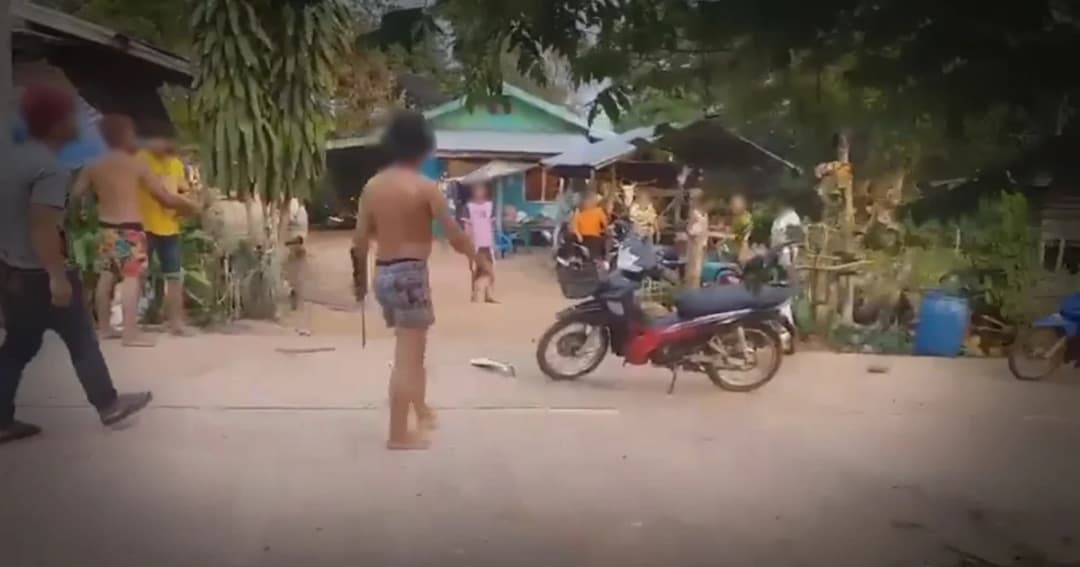 สงกรานต์คลั่ง! หนุ่มชัยภูมิเมาควงมีดไล่ทำร้ายชาวบ้าน เจ็บ 1 ราย