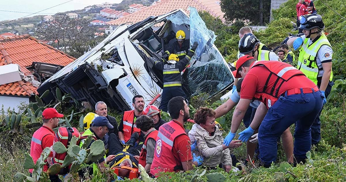 รถบัสตกถนนในโปรตุเกส นักท่องเที่ยวเยอรมันดับอย่างน้อย 29 คน