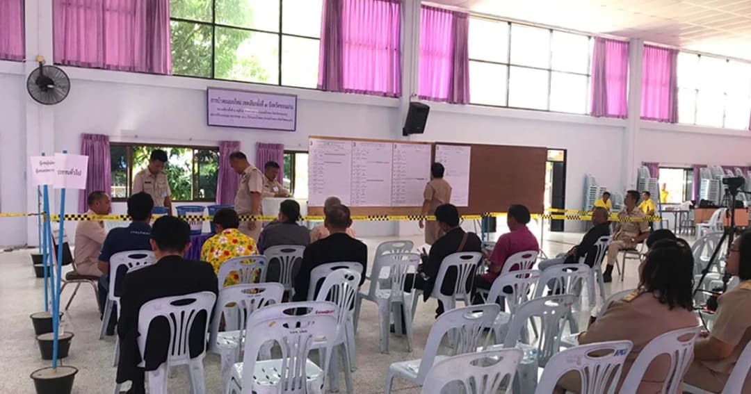 กกต. ขอนแก่น นับคะแนนใหม่ 2 หน่วยเลือกตั้ง กรณีบัตรเขย่งเกินมาหน่วยละ 1 คะแนน