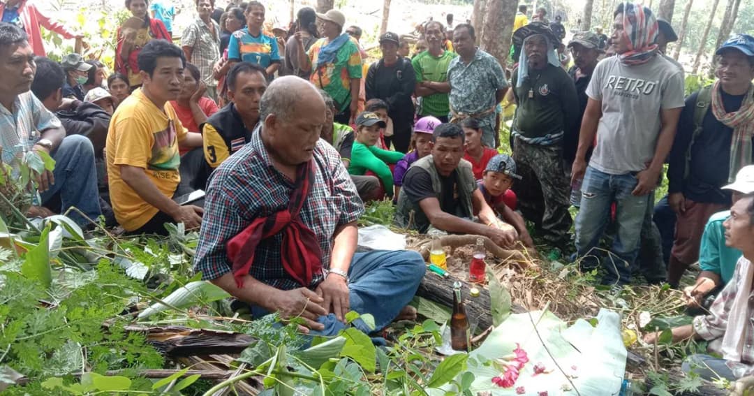 ชาวนครฯ ทำพิธีเปิดป่า หลังชาวบ้านหายในป่านาน 5 วัน