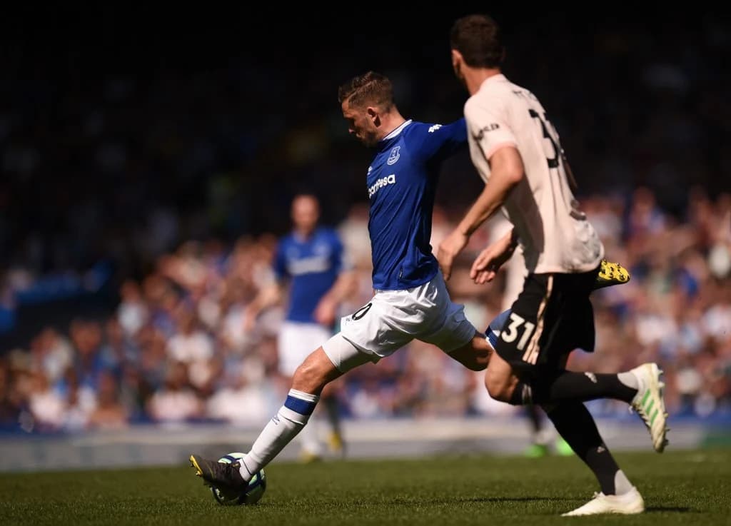 ฟุตบอล | หวังลุ้นที่สี่ แต่ดันโดนสี่ลูก “แมนยู” โดน “เอฟเวอร์ตัน” ถลุงเละ 4-0