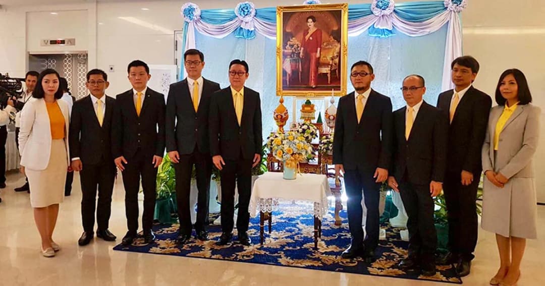 คณะผู้บริหารเวิร์คพอยท์ ลงนามถวายพระพร “สมเด็จพระราชินี ในรัชกาลที่ 9”