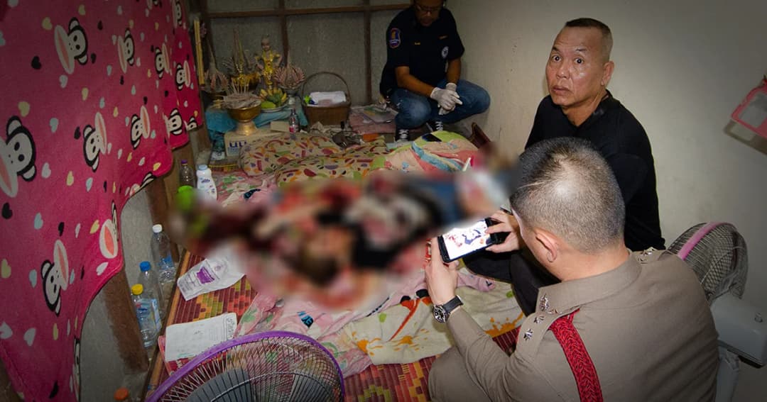 หนุ่มกำแพงเพชรปาดคอเมียดับ ก่อนอุ้มลูกวัย 7 ขวบวิ่งให้รถชน