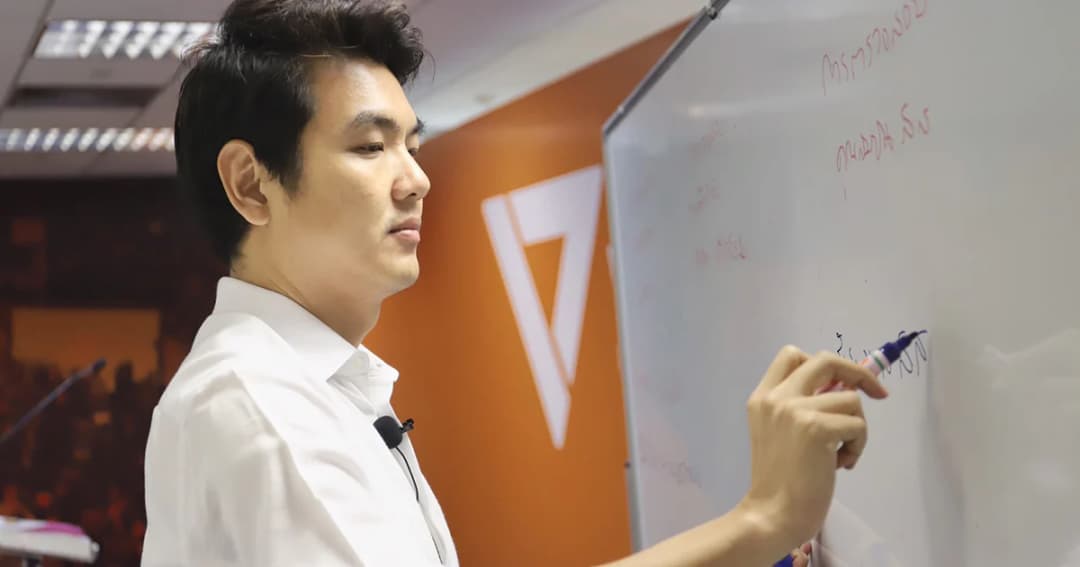 “ปิยบุตร” เปิดกฎหมายยืนยัน  กกต.ให้ใบส้ม “ธนาธร” ไม่ได้