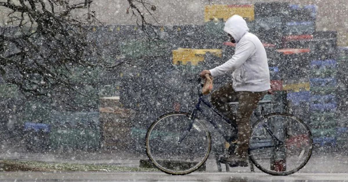 ชิคาโกเผชิญพายุฤดูหนาวถล่มอย่างหนัก ล่าสุดต้องยกเลิกเที่ยวบินกว่า 580 เที่ยว