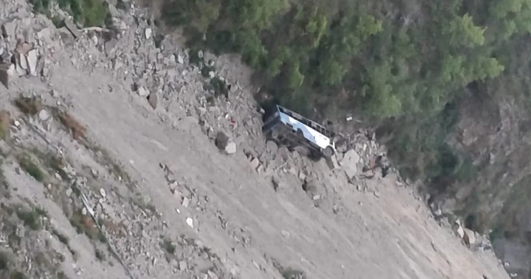 รถบัสตกเหวในเทือกเขาหิมาลัย พบผู้เสียชีวิต 10 ราย