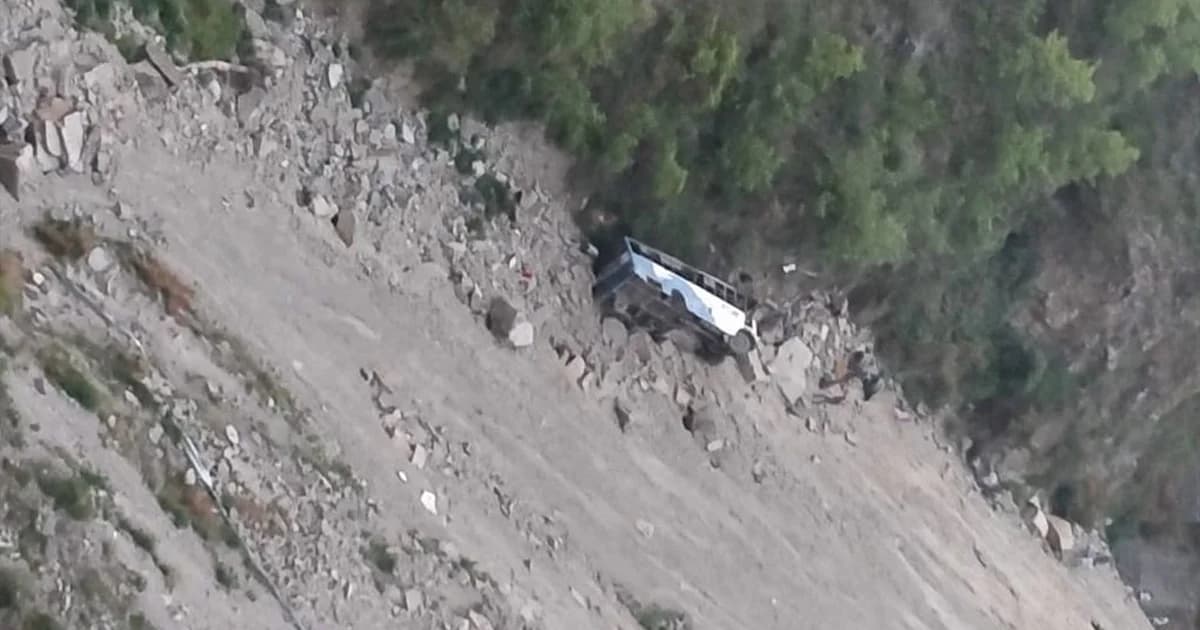 รถบัสตกเหวในเทือกเขาหิมาลัย พบผู้เสียชีวิต 10 ราย