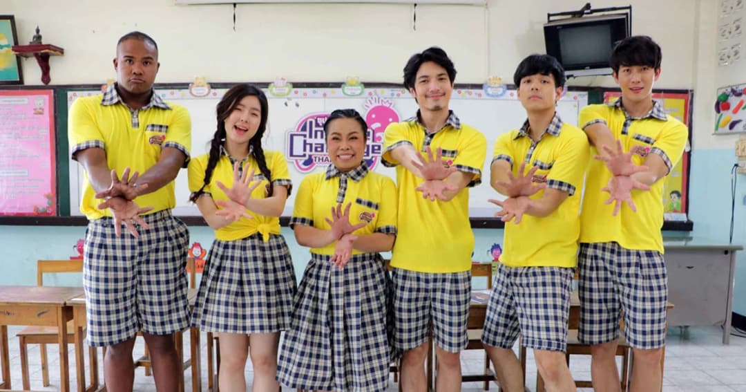 “Infinite Challenge Thailand ซุปตาร์ท้าแข่ง” กับภารกิจ “Back to School” ดัดหลัง 6 ซุปตาร์ เอารูปวัยเด็กแฉกลางรายการ!