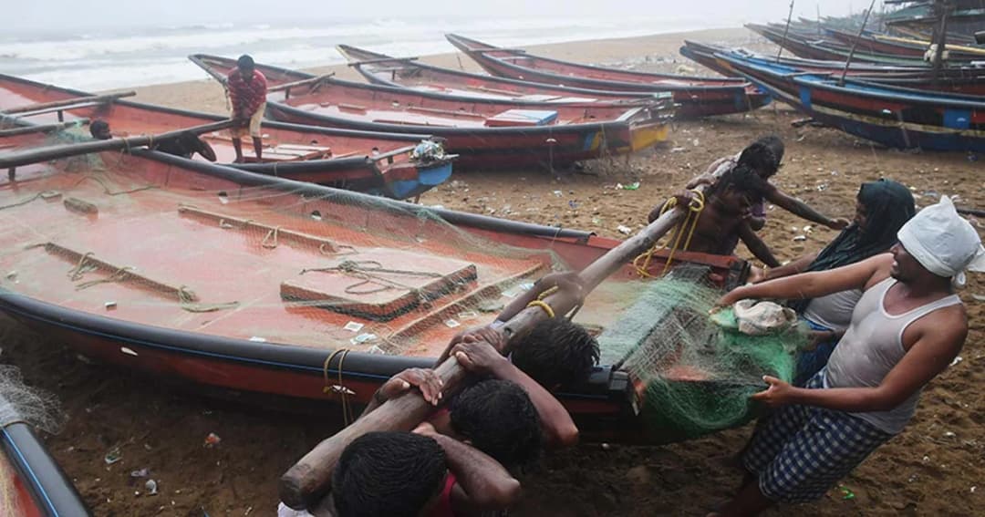 อินเดีย อพยพ 8 แสนคนหนีตาย ‘ไซโคลนฟานิ’ รุนแรงสุดในรอบ 20 ปี!