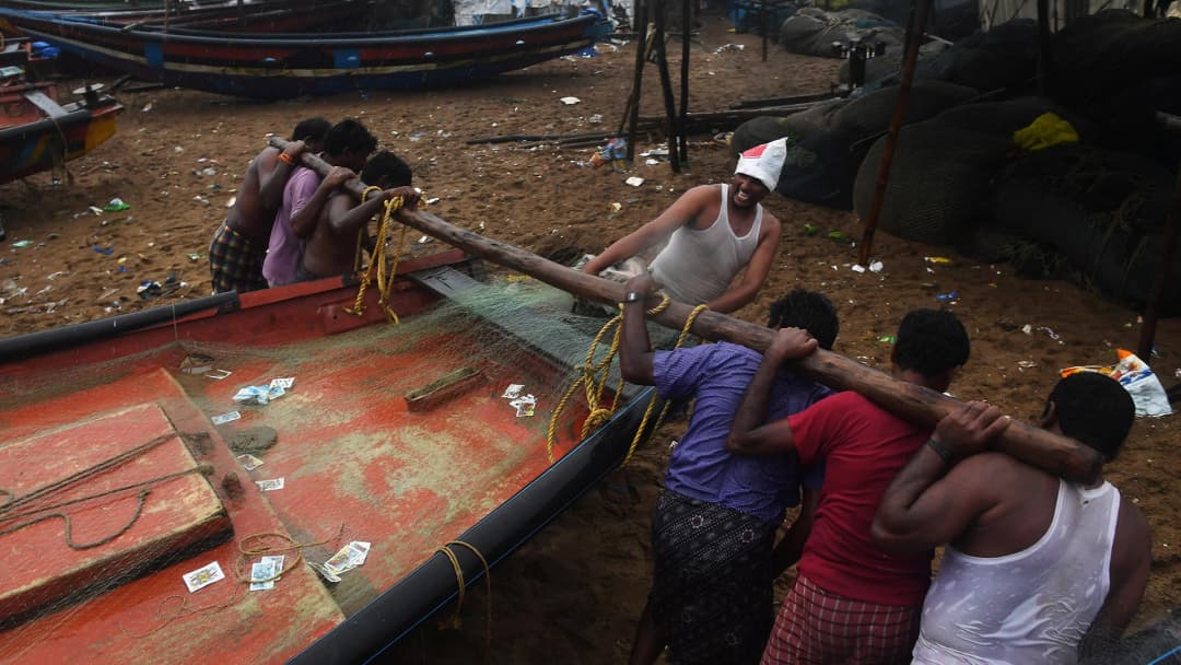 พายุไซโคลน “ฟานี” พัดขึ้นฝั่งที่อินเดีย รุนแรงที่สุดในรอบ 20 ปี