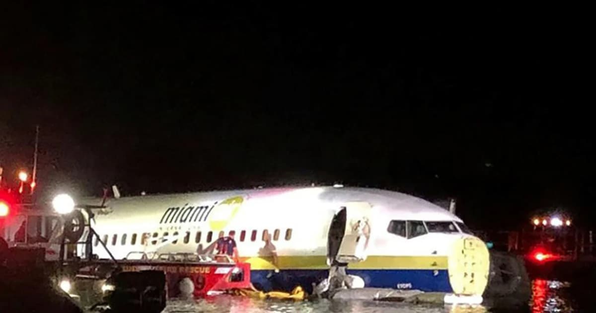 เครื่องบินโบอิ้ง 737 ตกกลางแม่น้ำในฟลอริดา ด้านผู้โดยสารและลูกเรือปลอดภัย