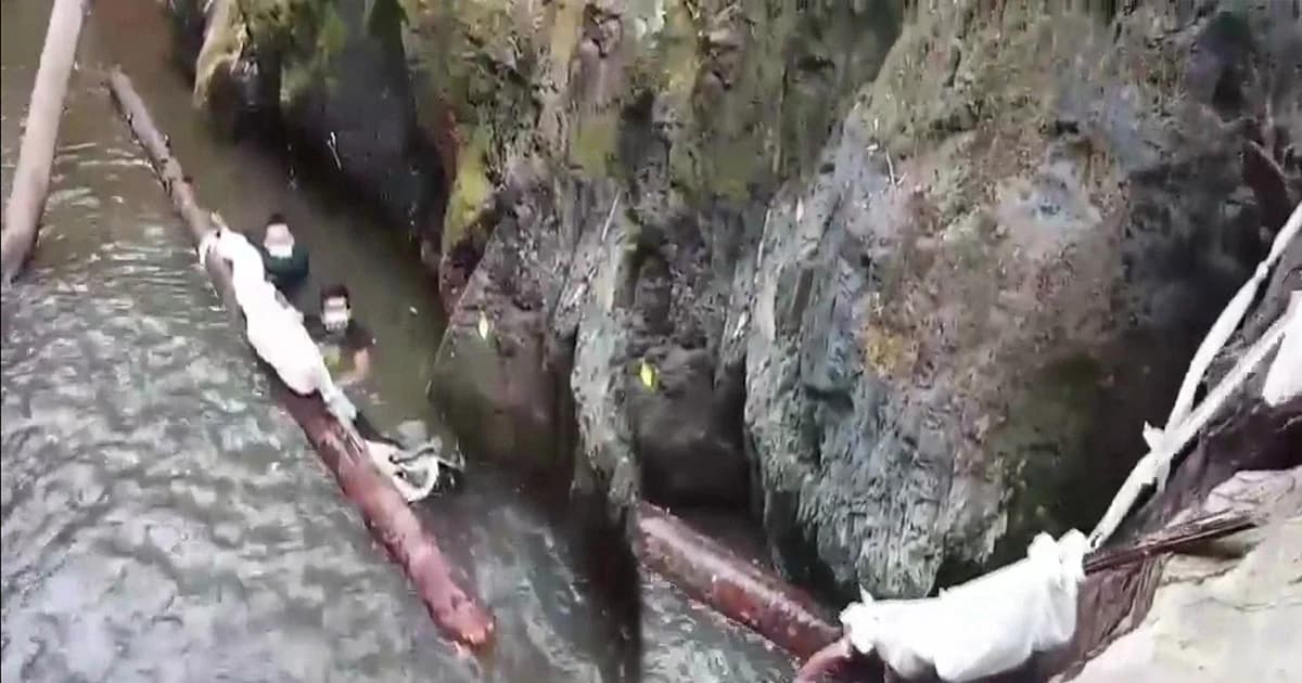 เด็กชาวเขาหาของป่าเลี้ยงครอบครัว ตกหน้าผาดับ